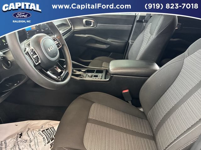 Used 2025 Kia Sorento LX FWD image 19