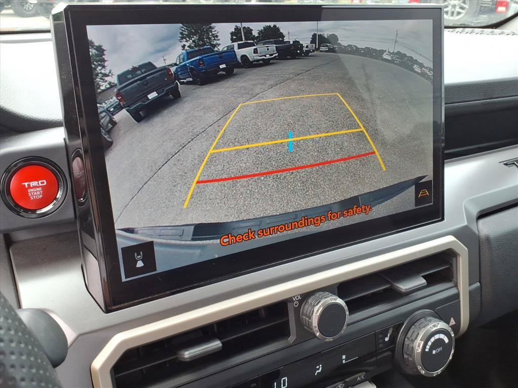Used 2024 Toyota Tacoma TRD Off-Road w/ TRD Off Road Upgrade Package AWD/4WD image 24