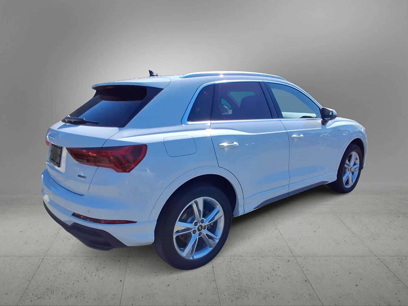 Certified 2024 Audi Q3 2.0T Premium w/ Convenience Package AWD/4WD image 8
