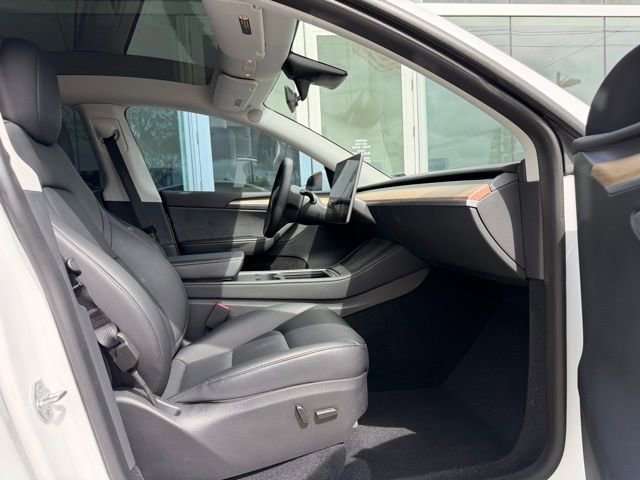 Used 2023 Tesla Model Y Long Range image 9