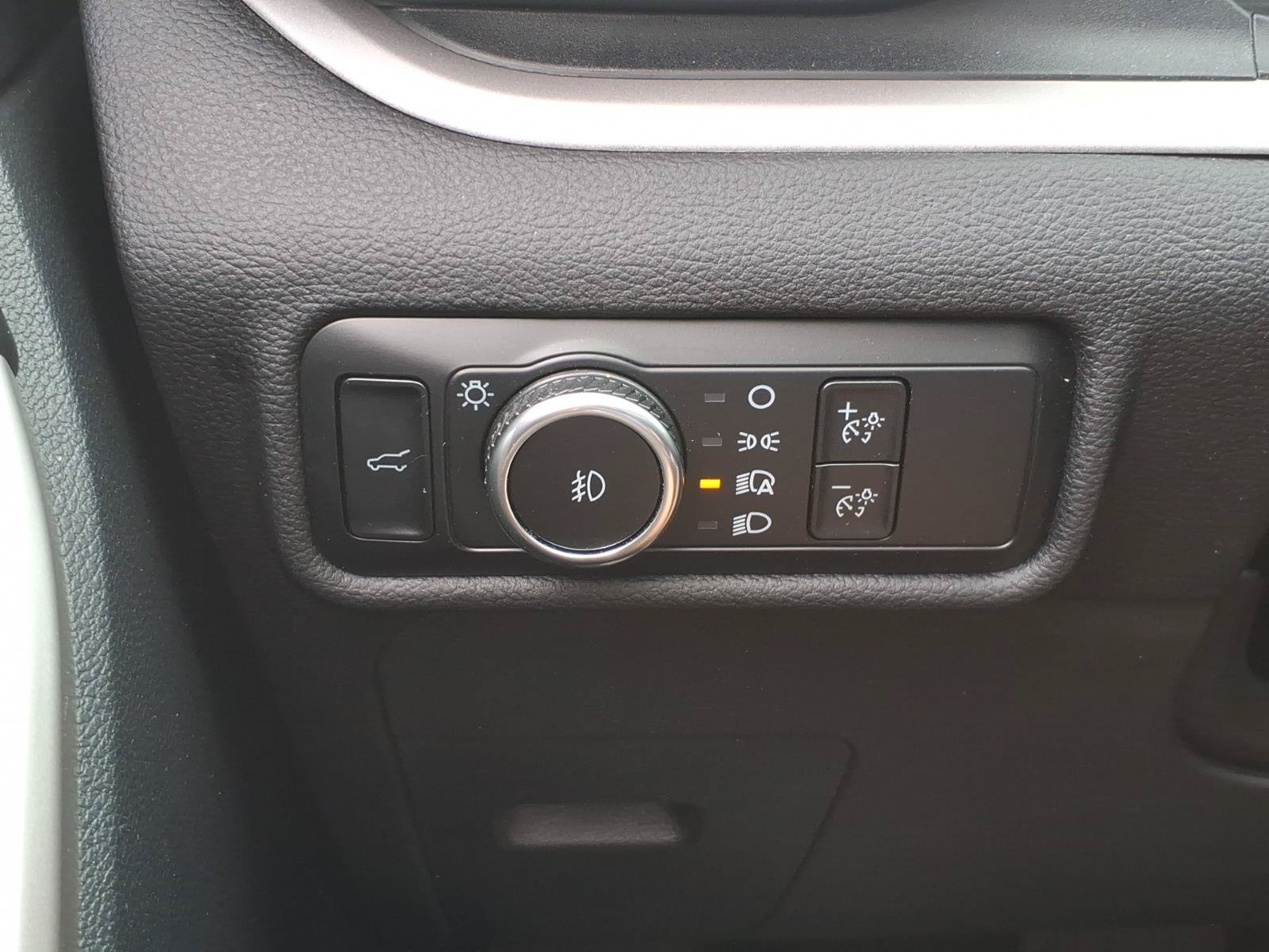 Used 2023 Ford Explorer XLT w/ Equipment Group 202A AWD/4WD image 15