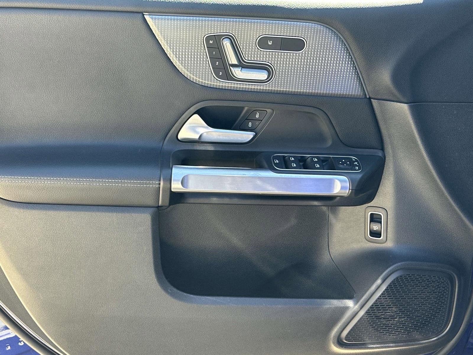 Used 2021 Mercedes-Benz GLB 250 GLB 250 image 14