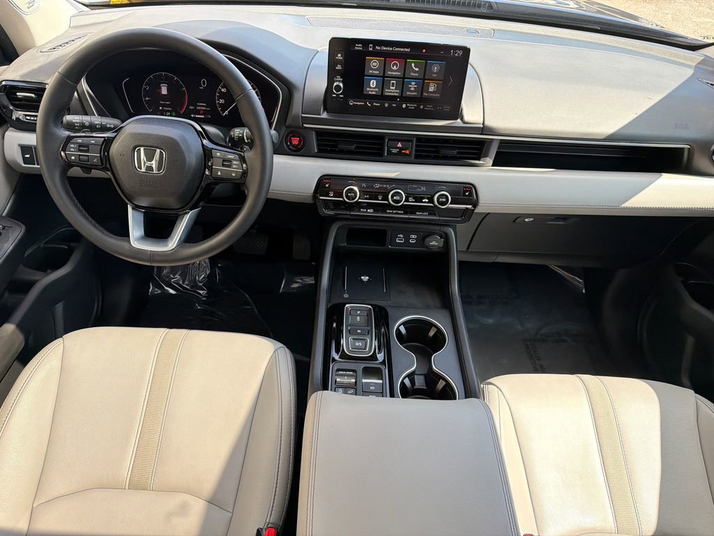 Certified 2025 Honda Pilot Touring image 21