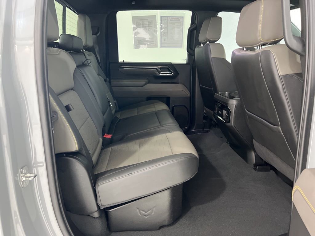 Used 2024 Chevrolet Silverado 2500 ZR2 w/ Technology Package image 24