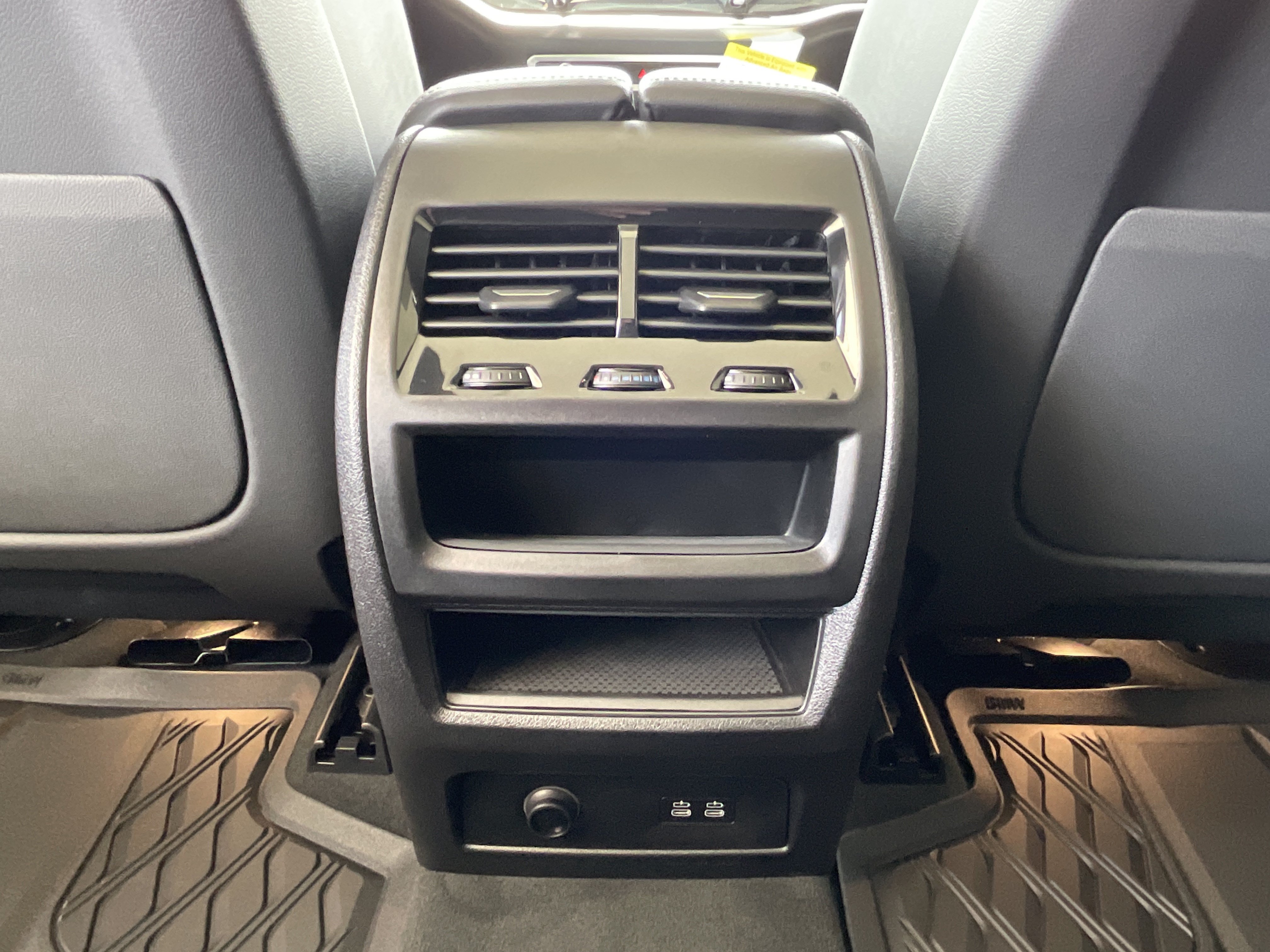 New 2026 BMW X5 xDrive50e w/ Premium Package AWD/4WD image 26