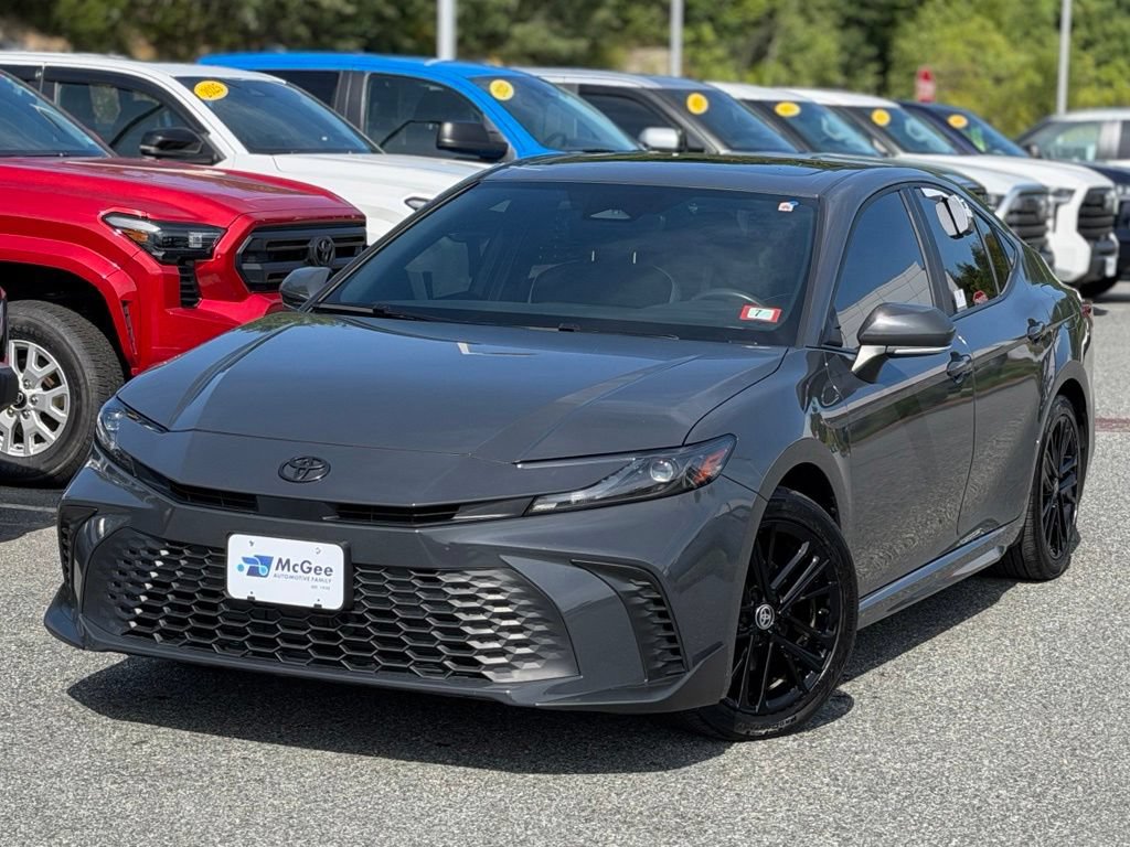 Used 2025 Toyota Camry SE w/ Convenience Package AWD/4WD image 1