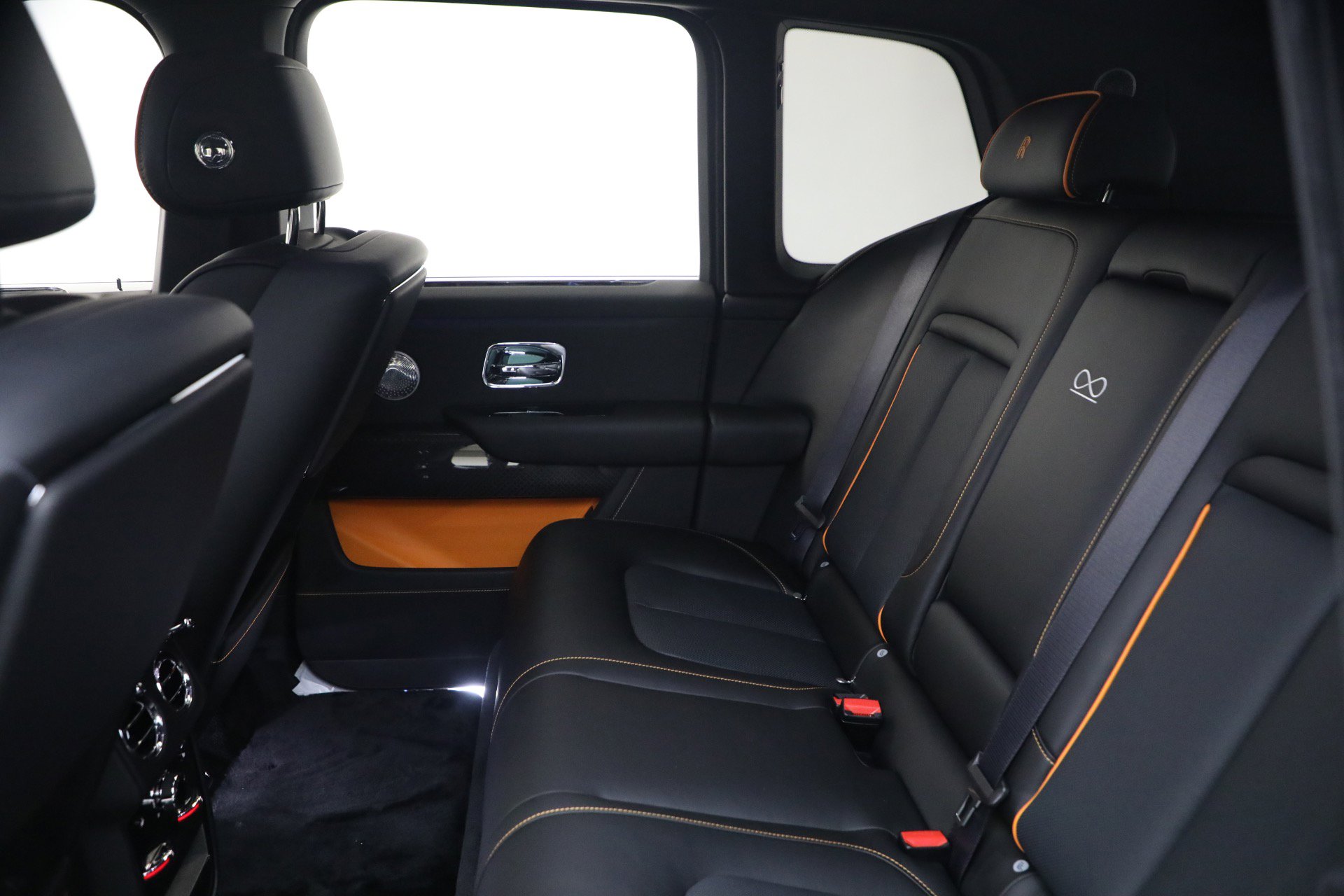 Certified 2026 Rolls-Royce Cullinan Black Badge image 24