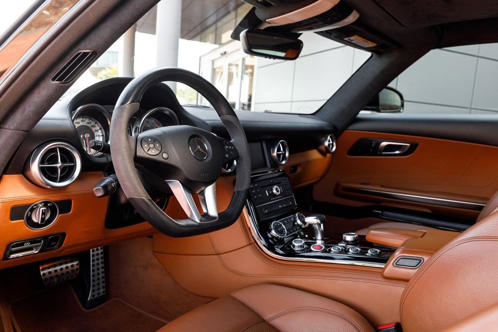 Used 2011 Mercedes-Benz SLS AMG Coupe image 10