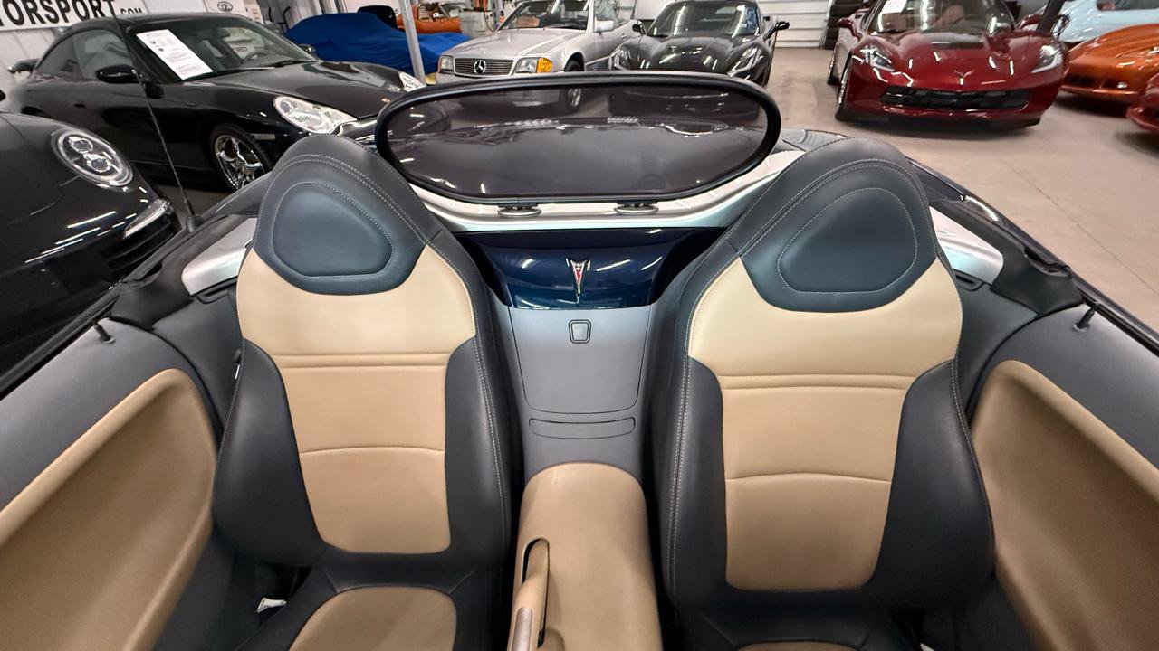 Used 2006 Pontiac Solstice Convertible w/ Premium Package RWD image 31