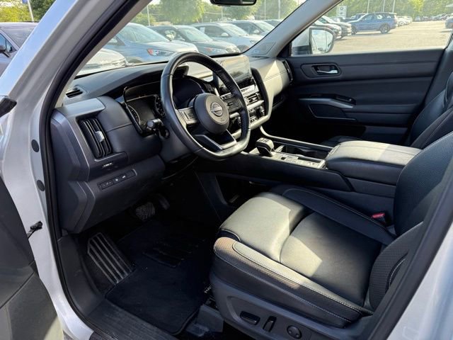 Used 2024 Nissan Pathfinder SL w/ SL Premium Package image 30