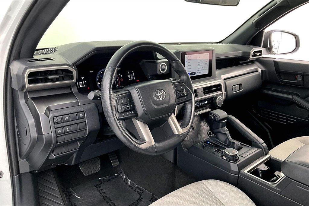 Used 2025 Toyota 4Runner SR5 AWD/4WD image 16