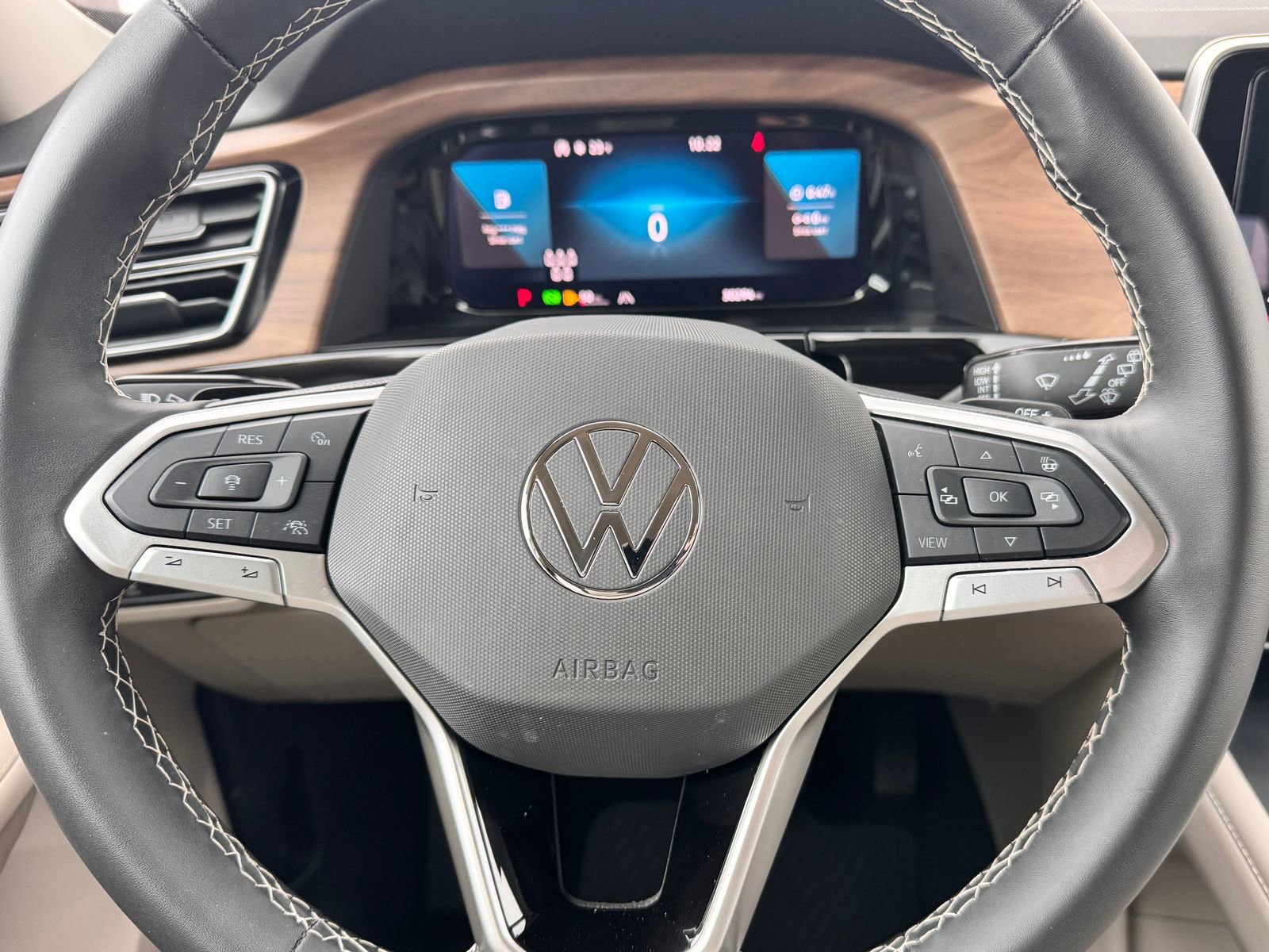 Used 2024 Volkswagen Atlas SE image 15