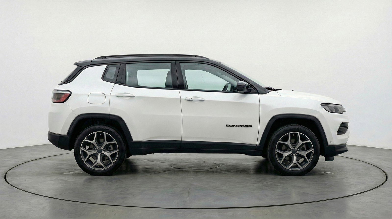 Used 2025 Jeep Compass Limited image 11