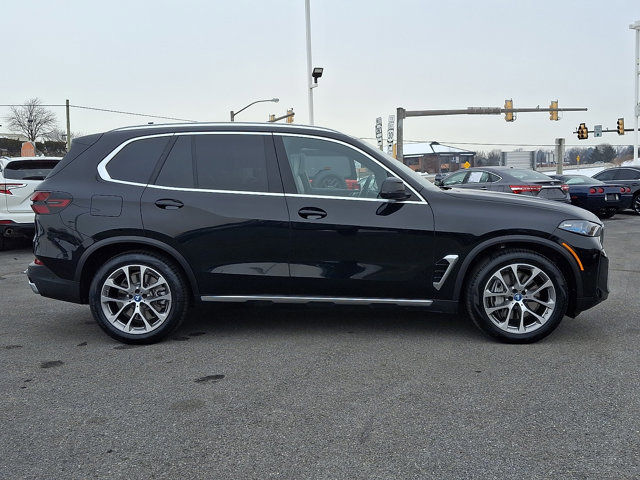 Certified 2025 BMW X5 xDrive50e w/ Climate Comfort Package image 7