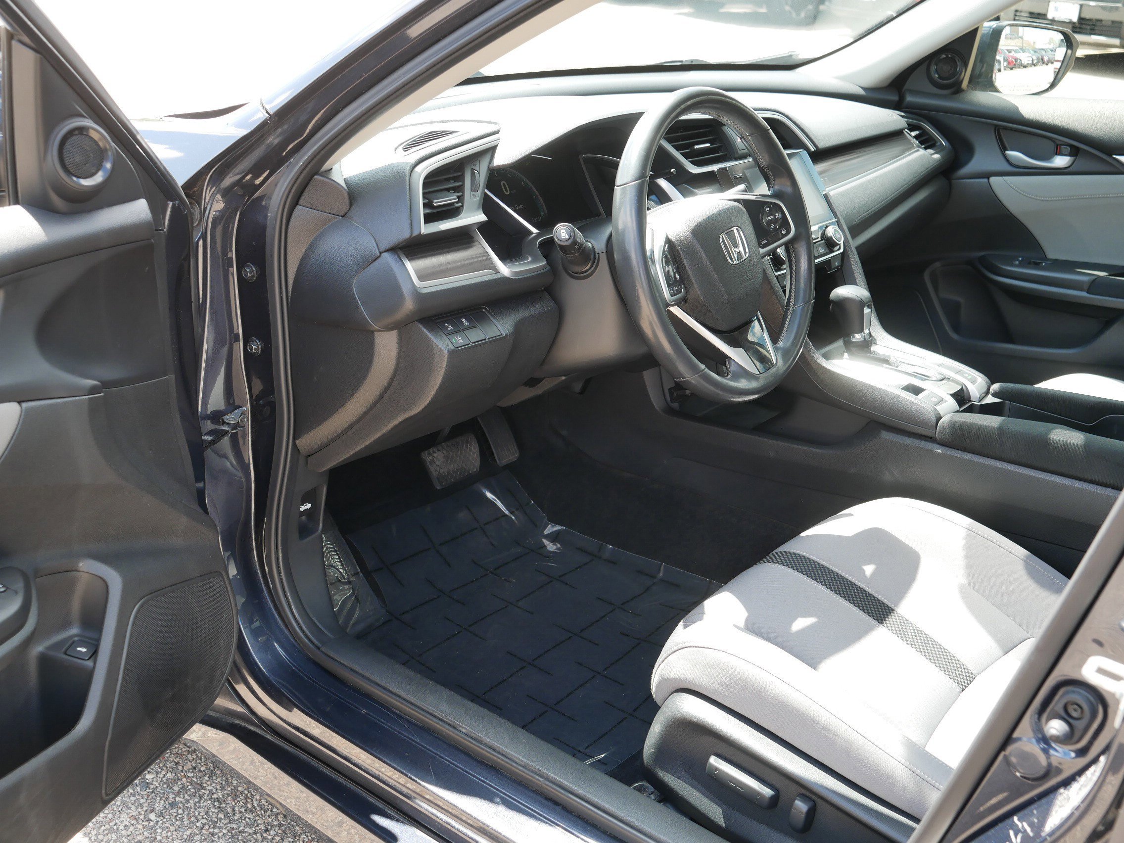 Used 2019 Honda Civic EX image 11