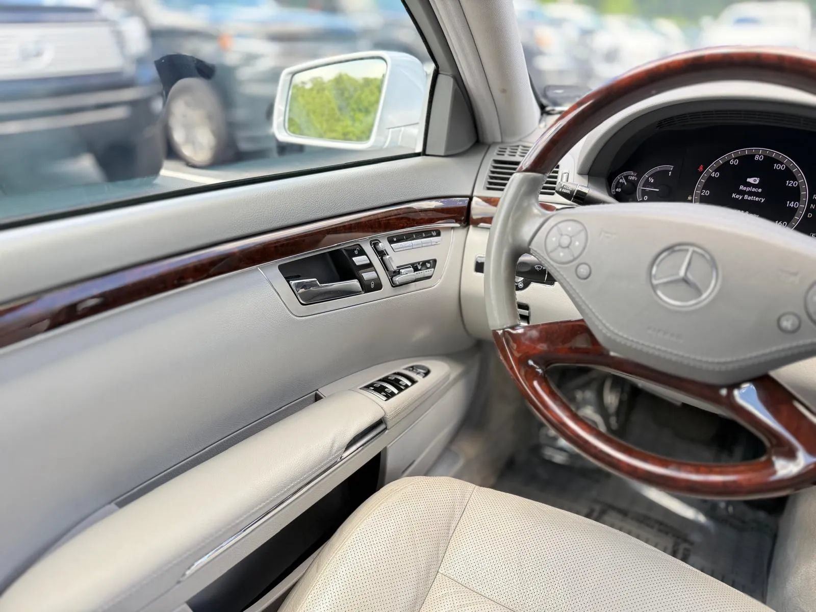 Used 2013 Mercedes-Benz S 550 4MATIC image 24