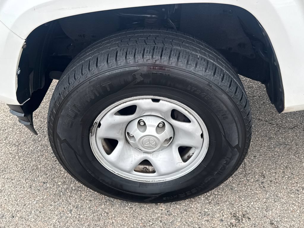Used 2022 Toyota Tacoma SR5 RWD image 37