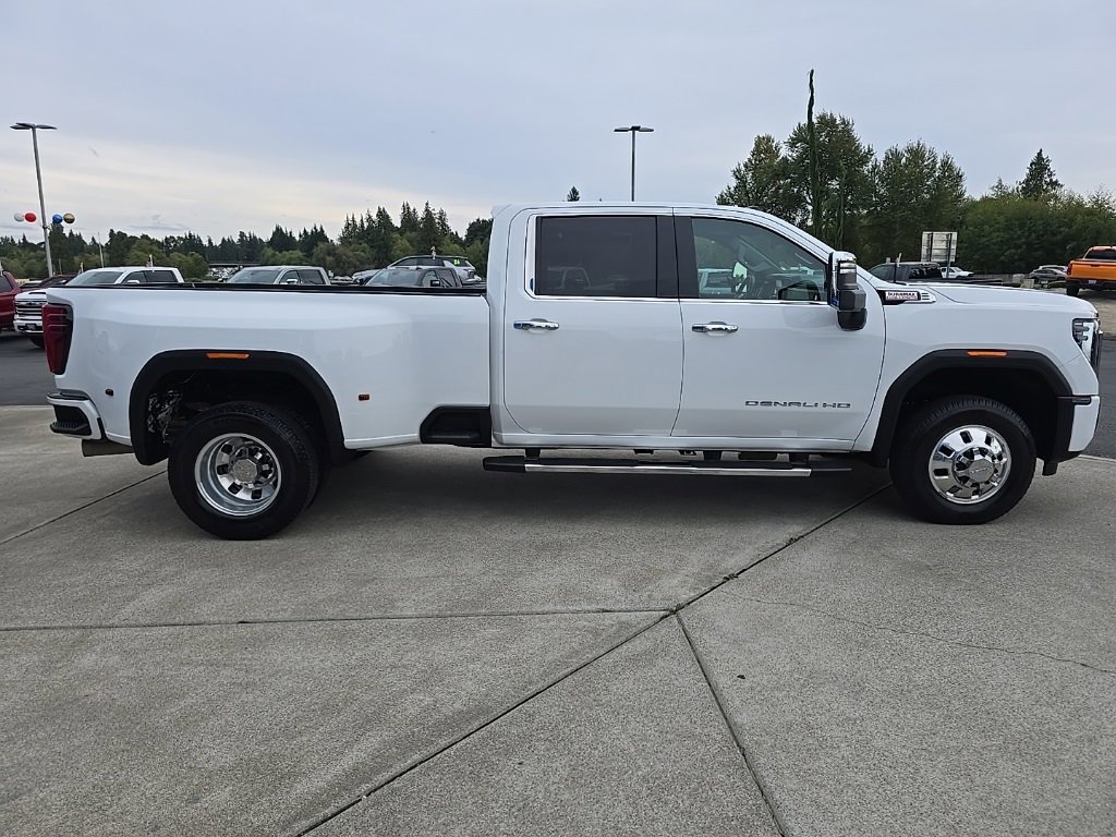 Used 2025 GMC Sierra 3500 Denali image 7