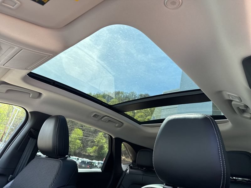 New 2025 Ford Escape SE FWD image 43