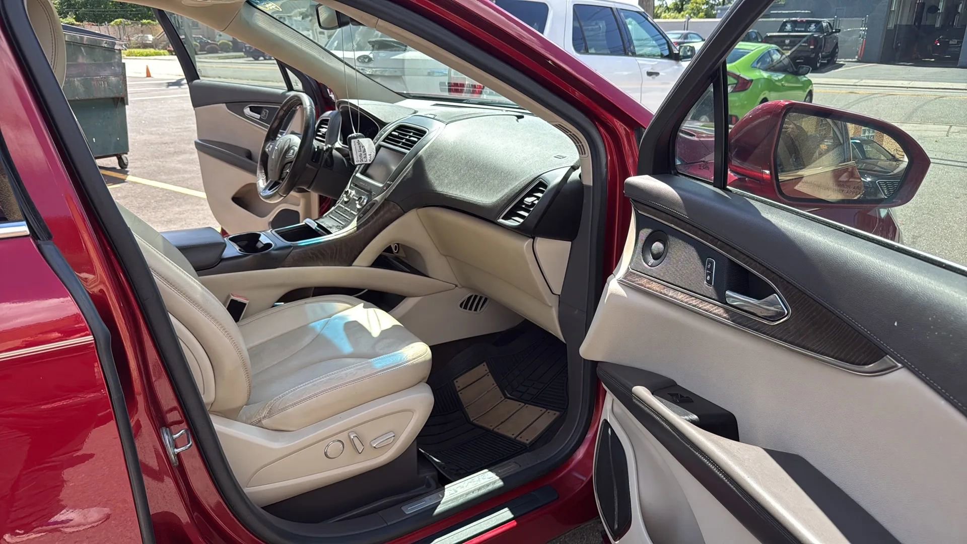 Used 2016 Lincoln MKX Reserve w/ Climate Package image 25