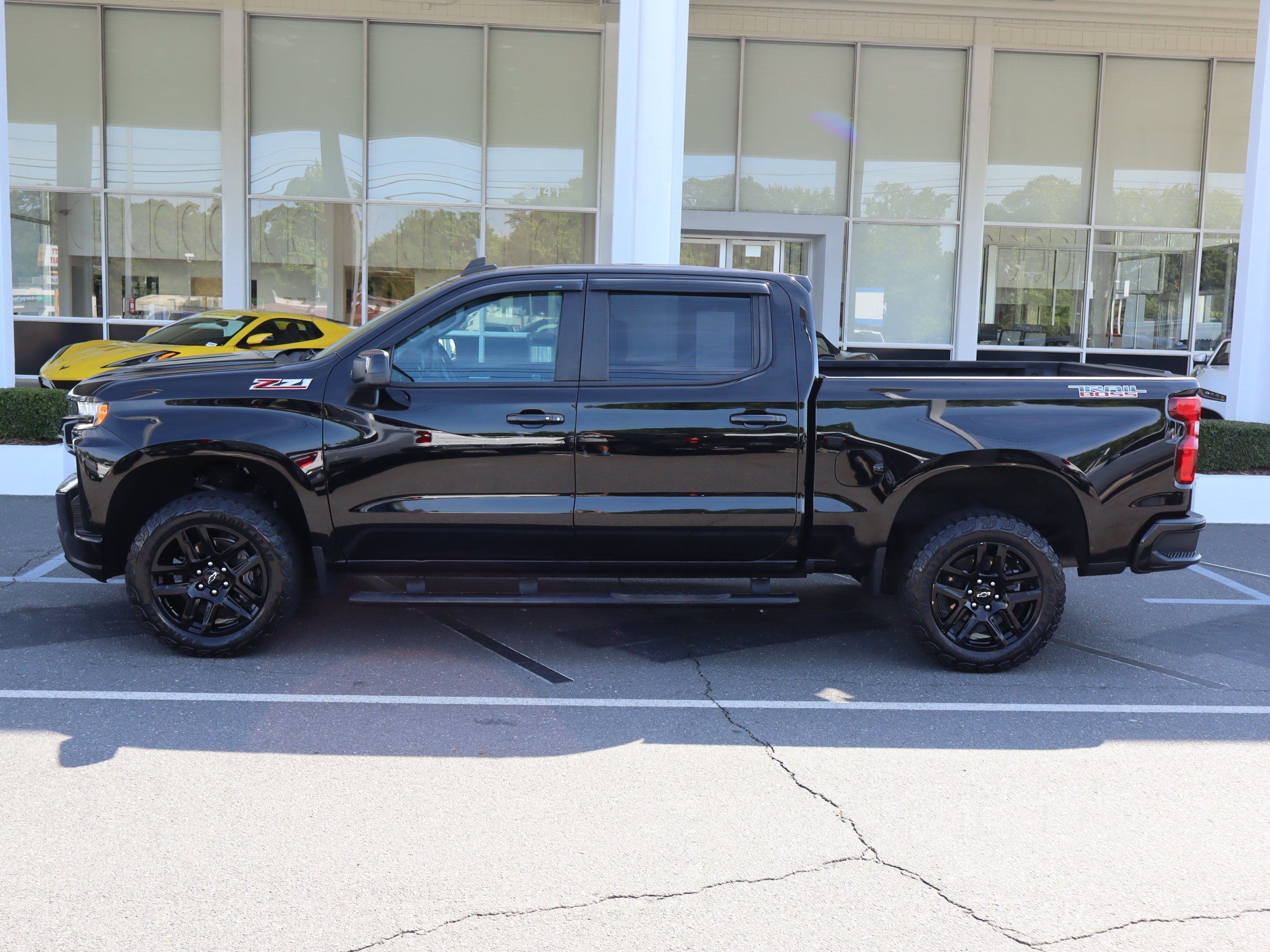 Used 2021 Chevrolet Silverado 1500 LT Trail Boss w/ Bed Protection Package AWD/4WD image 7