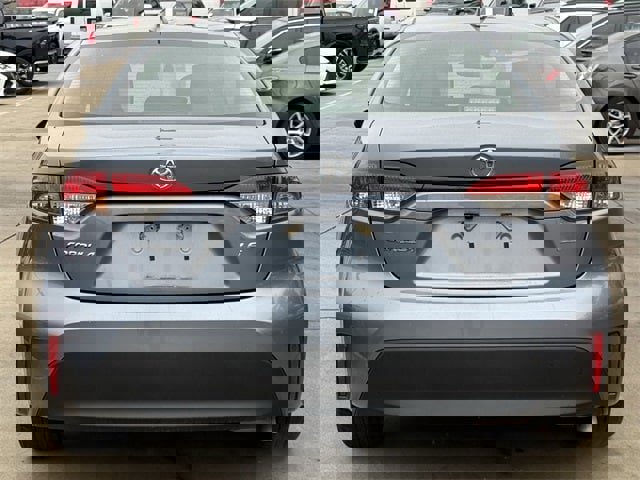 Used 2023 Toyota Corolla LE image 5