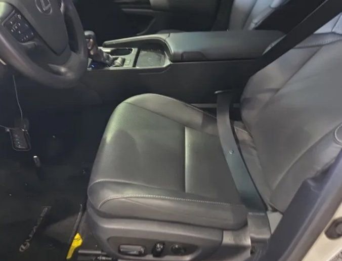 Used 2023 Lexus ES 350 w/ Premium Package FWD image 2