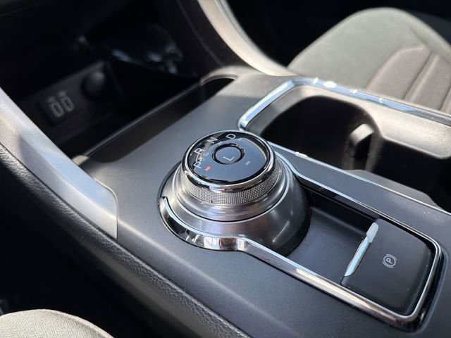 Used 2019 Ford Fusion SE FWD image 28