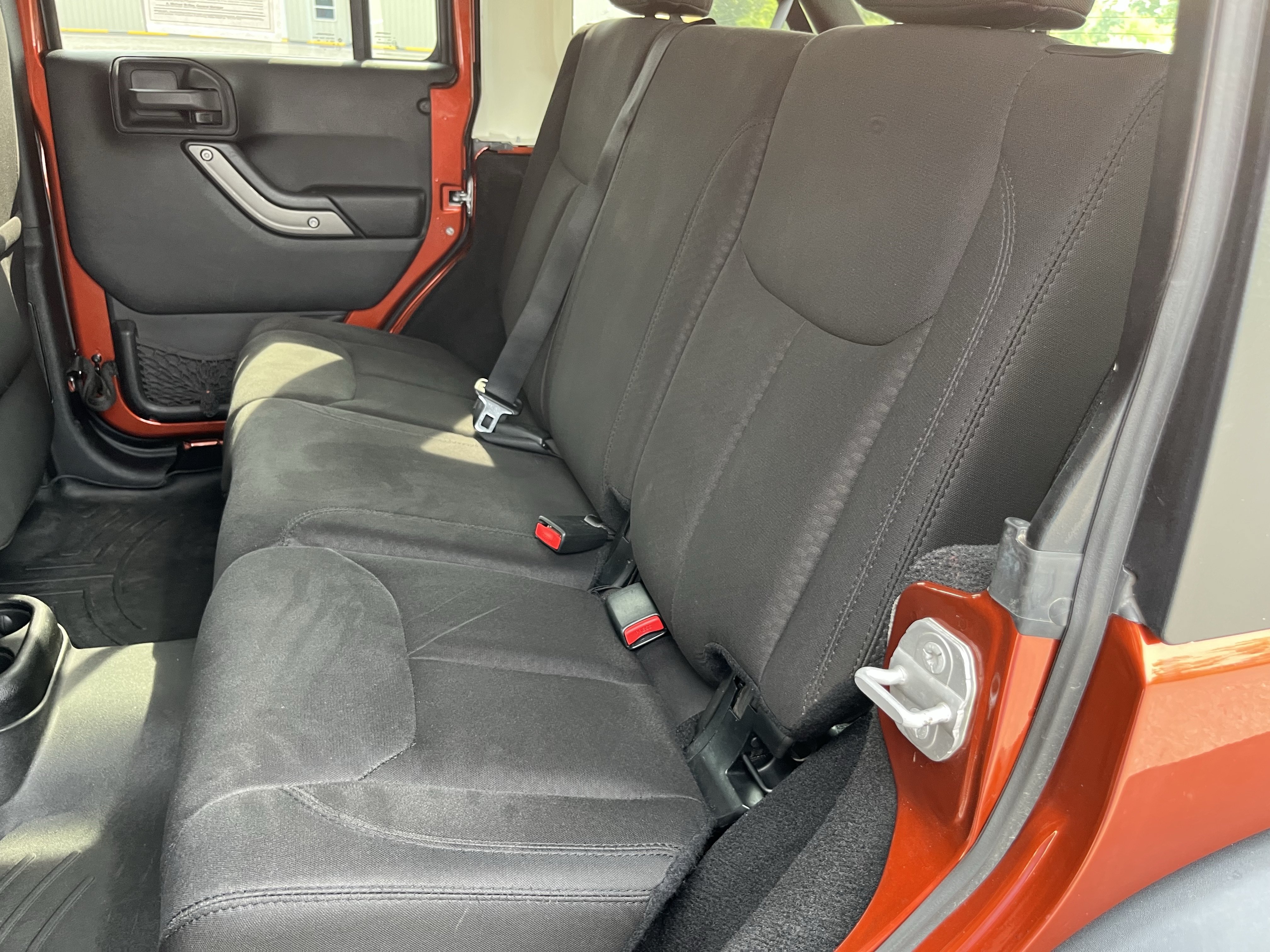 Used 2014 Jeep Wrangler Unlimited Sport w/ Quick Order Package 24S AWD/4WD image 17