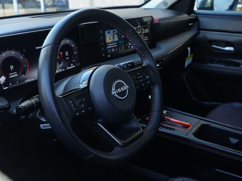 Used 2025 Nissan Kicks SR image 15