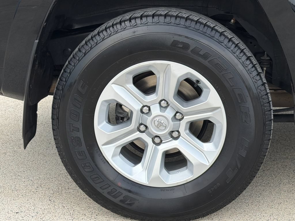 Used 2022 Toyota 4Runner SR5 Premium w/ Moonroof Package AWD/4WD image 7
