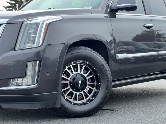 Used 2017 Cadillac Escalade Platinum image 2