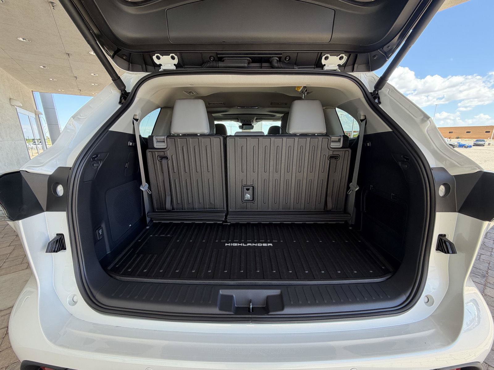 New 2026 Toyota Highlander Limited AWD/4WD image 16