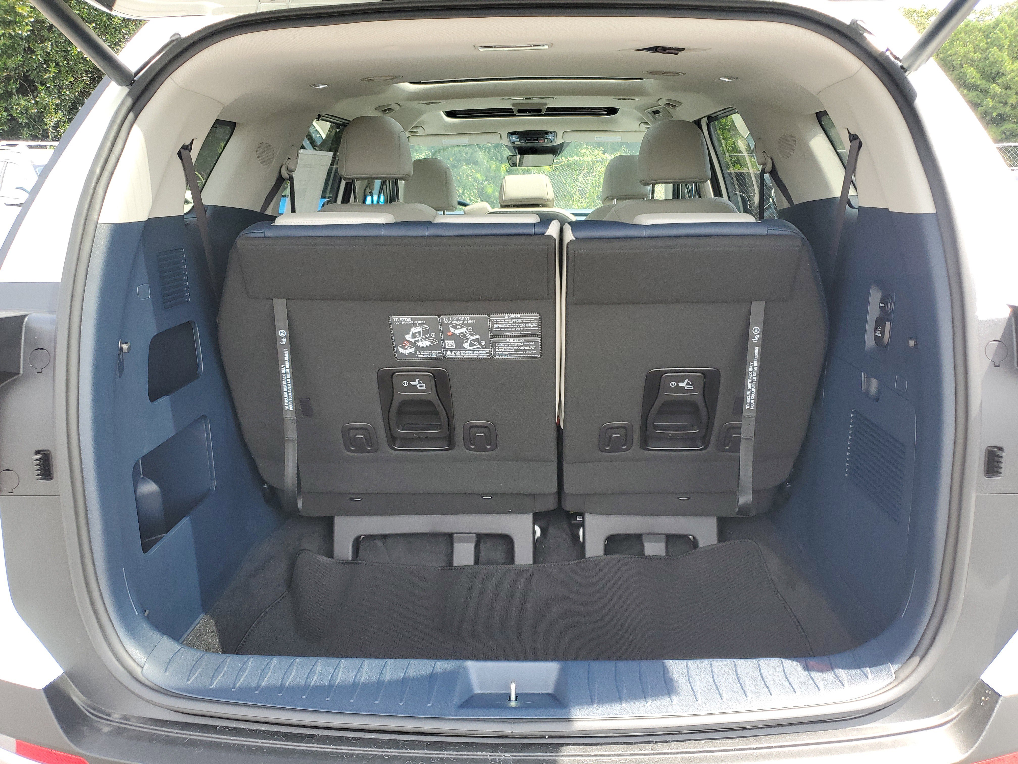New 2026 Kia Carnival SX image 8