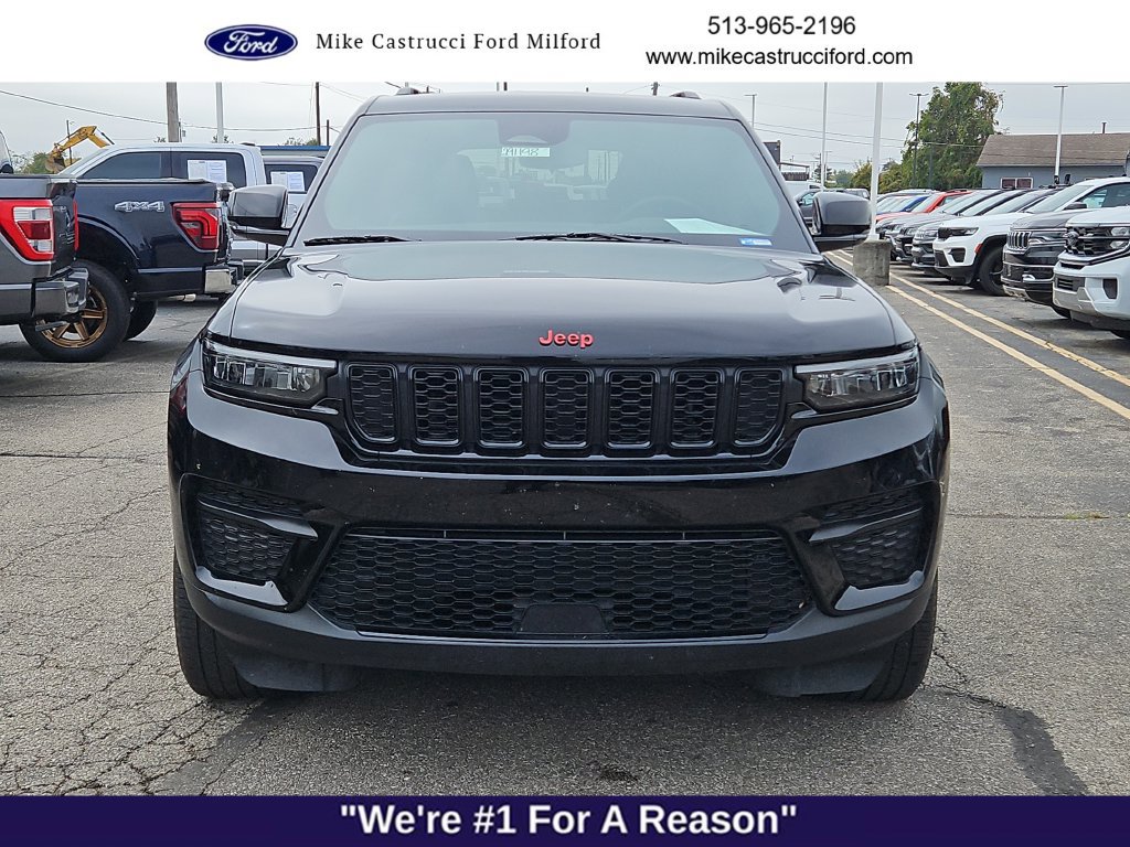 Used 2022 Jeep Grand Cherokee Altitude AWD/4WD image 8