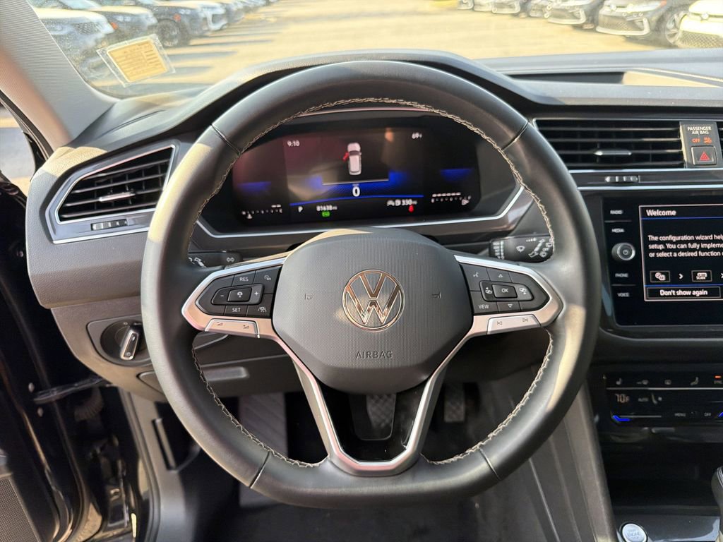 Used 2023 Volkswagen Tiguan SE image 23