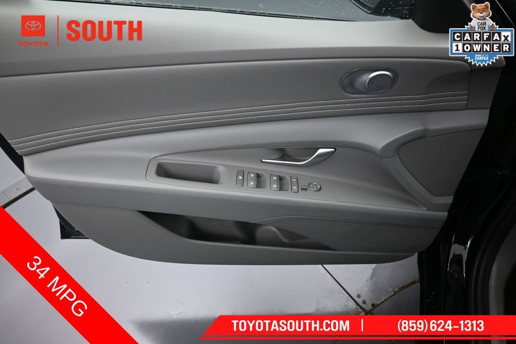 Used 2025 Hyundai Elantra SEL FWD image 26