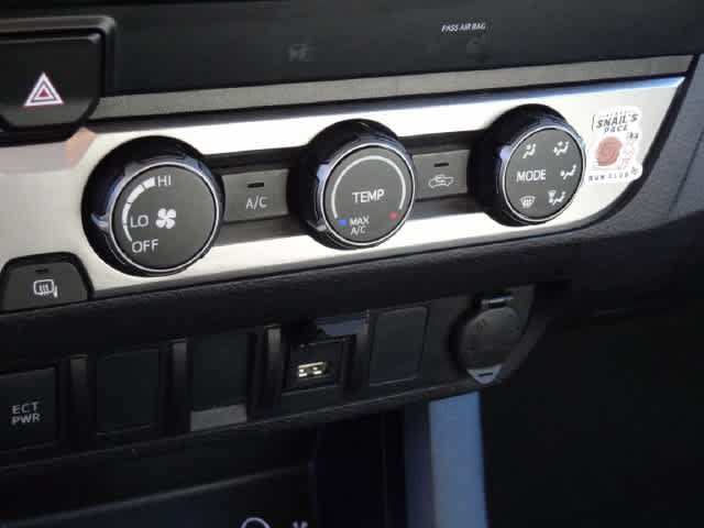 Used 2021 Toyota Tacoma SR w/ SR Convenience Package RWD image 9