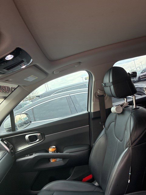 Used 2022 Kia Sorento EX w/ Panoramic Sunroof Package image 15