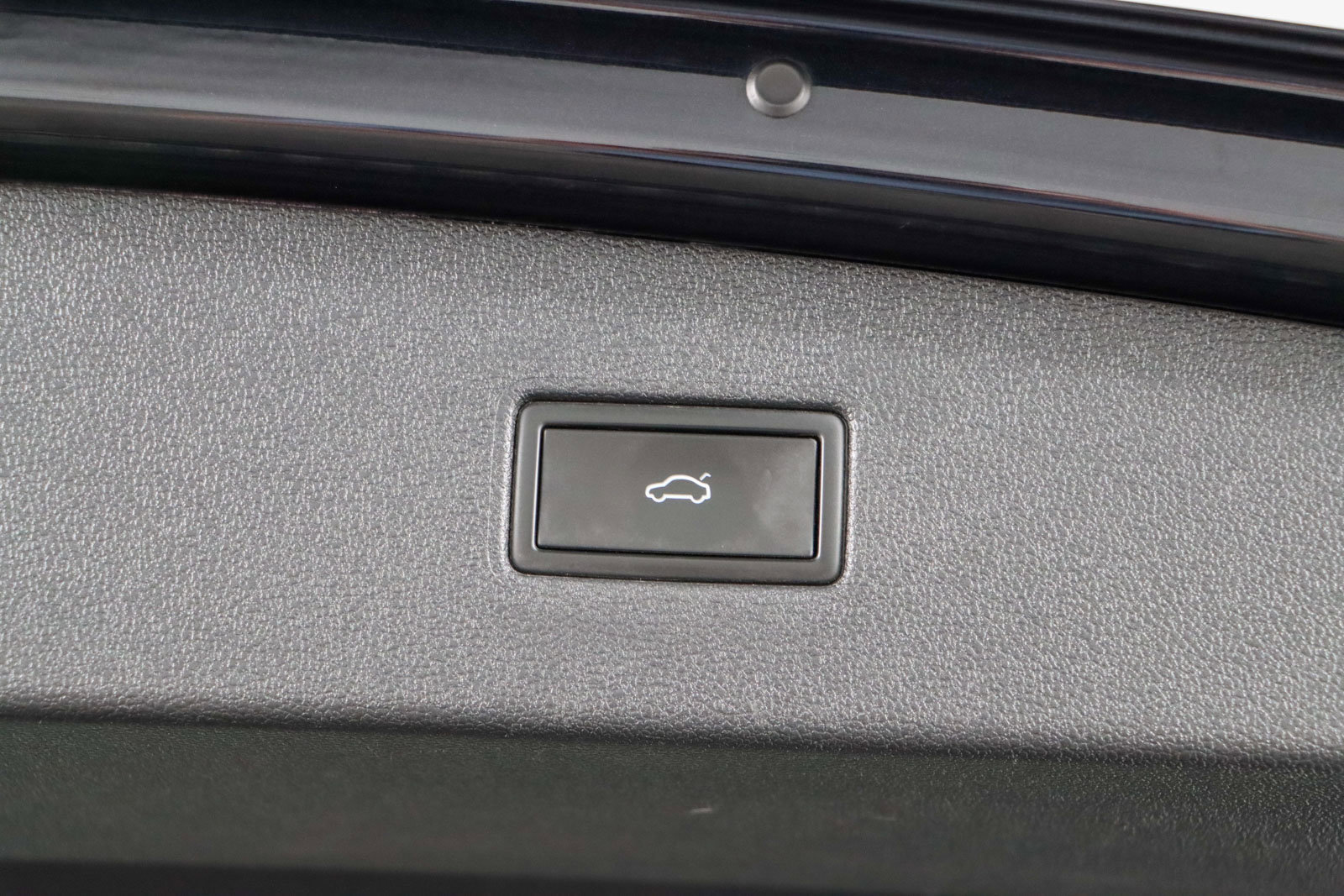 Used 2022 Volkswagen Tiguan SEL R-Line AWD/4WD image 32