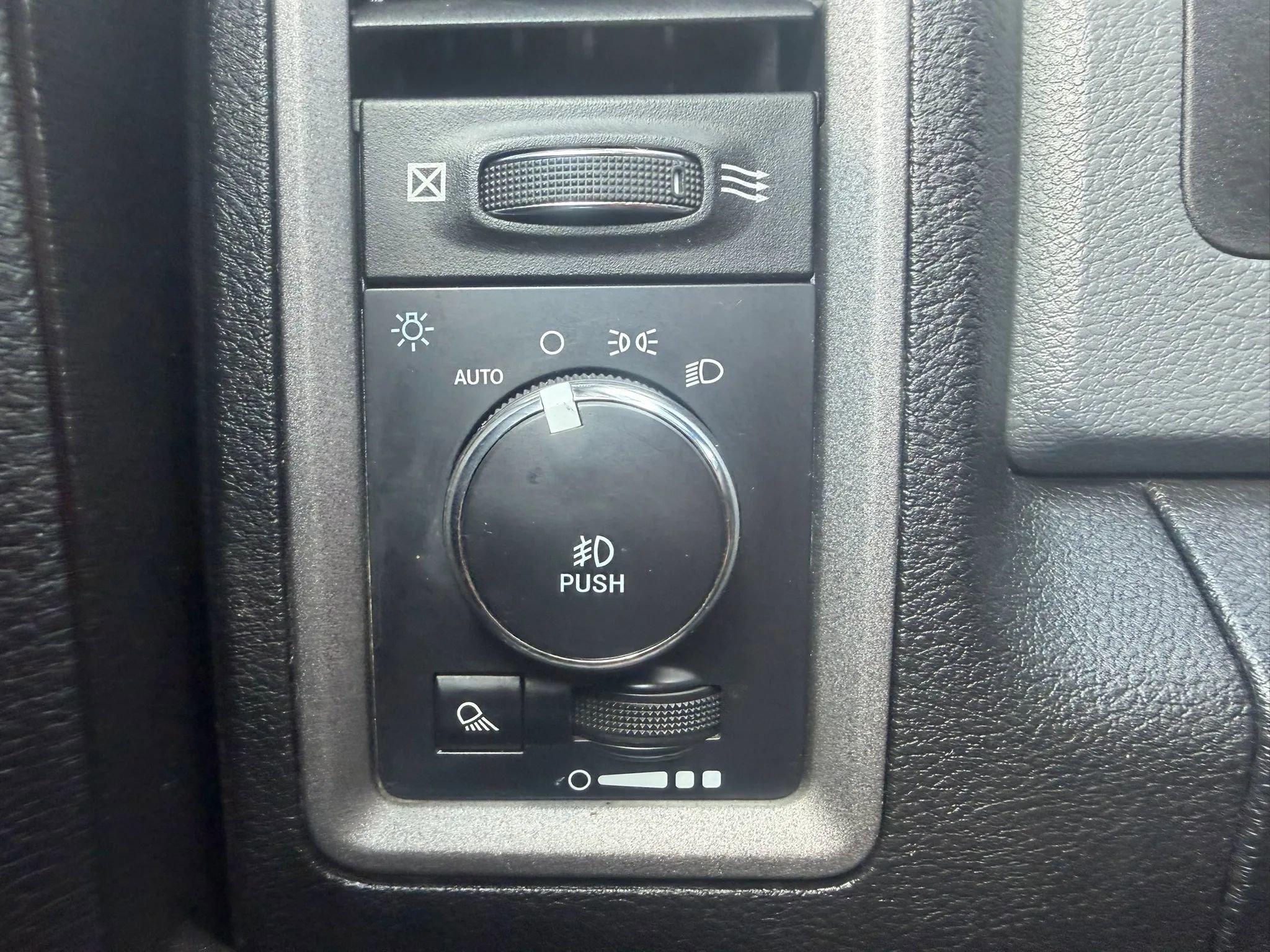 Used 2019 RAM 1500 Express w/ Express Value Package image 16