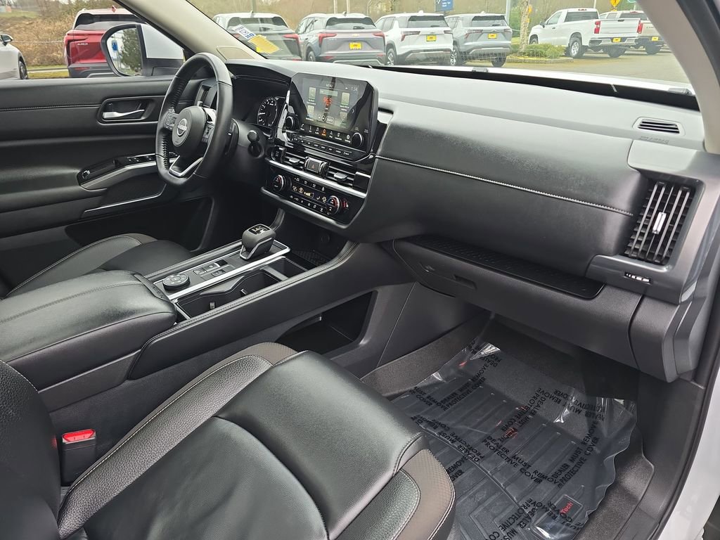 Used 2025 Nissan Pathfinder SL w/ SL Premium Package image 35