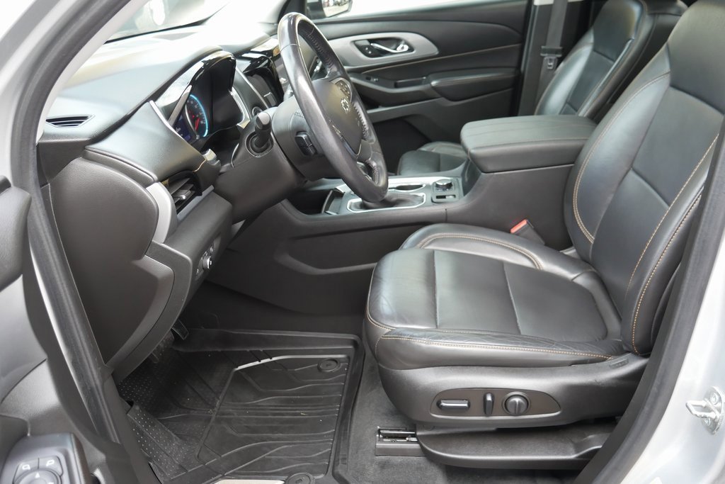 Used 2021 Chevrolet Traverse RS image 8