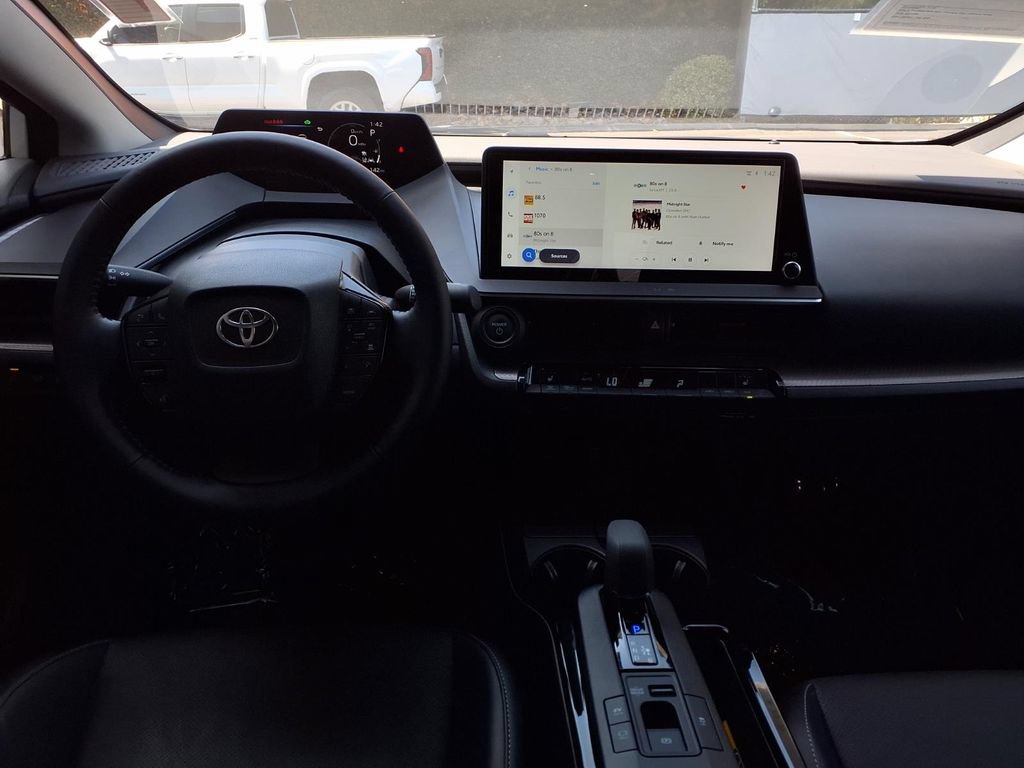 Certified 2026 Toyota Prius XLE FWD image 33