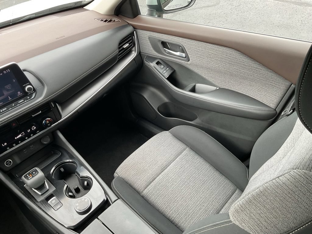 Used 2023 Nissan Rogue SV AWD/4WD image 17