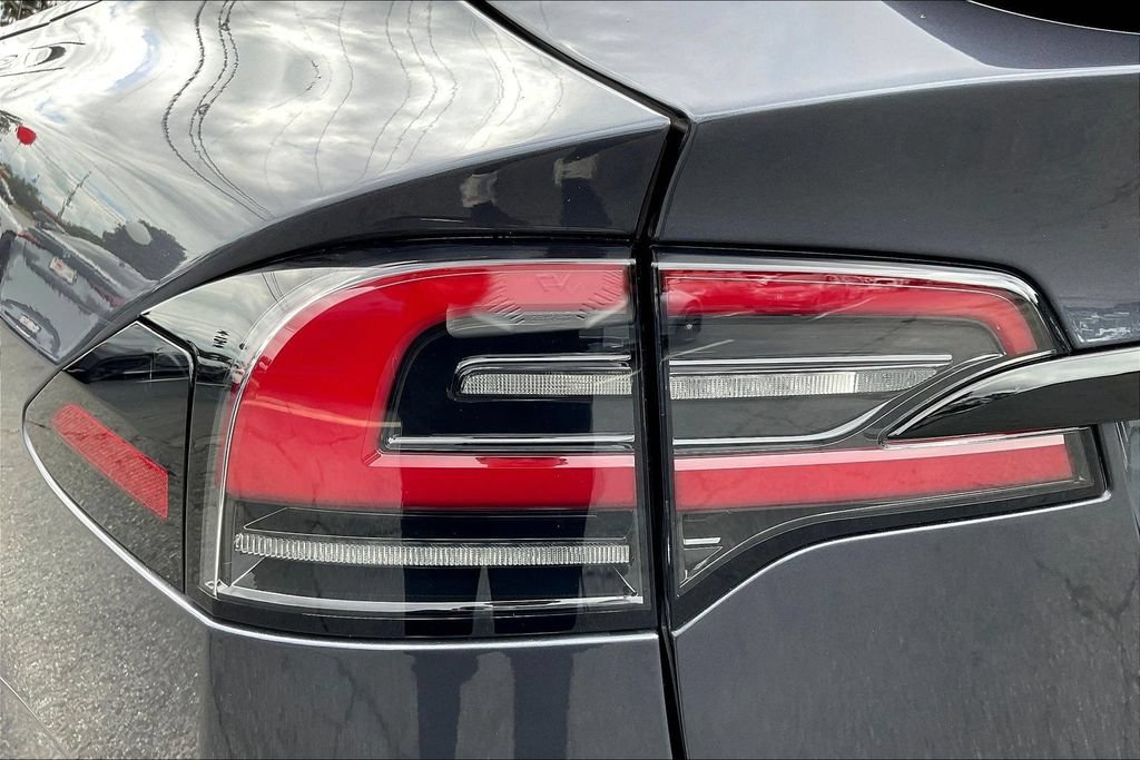 Used 2023 Tesla Model X AWD/4WD image 14