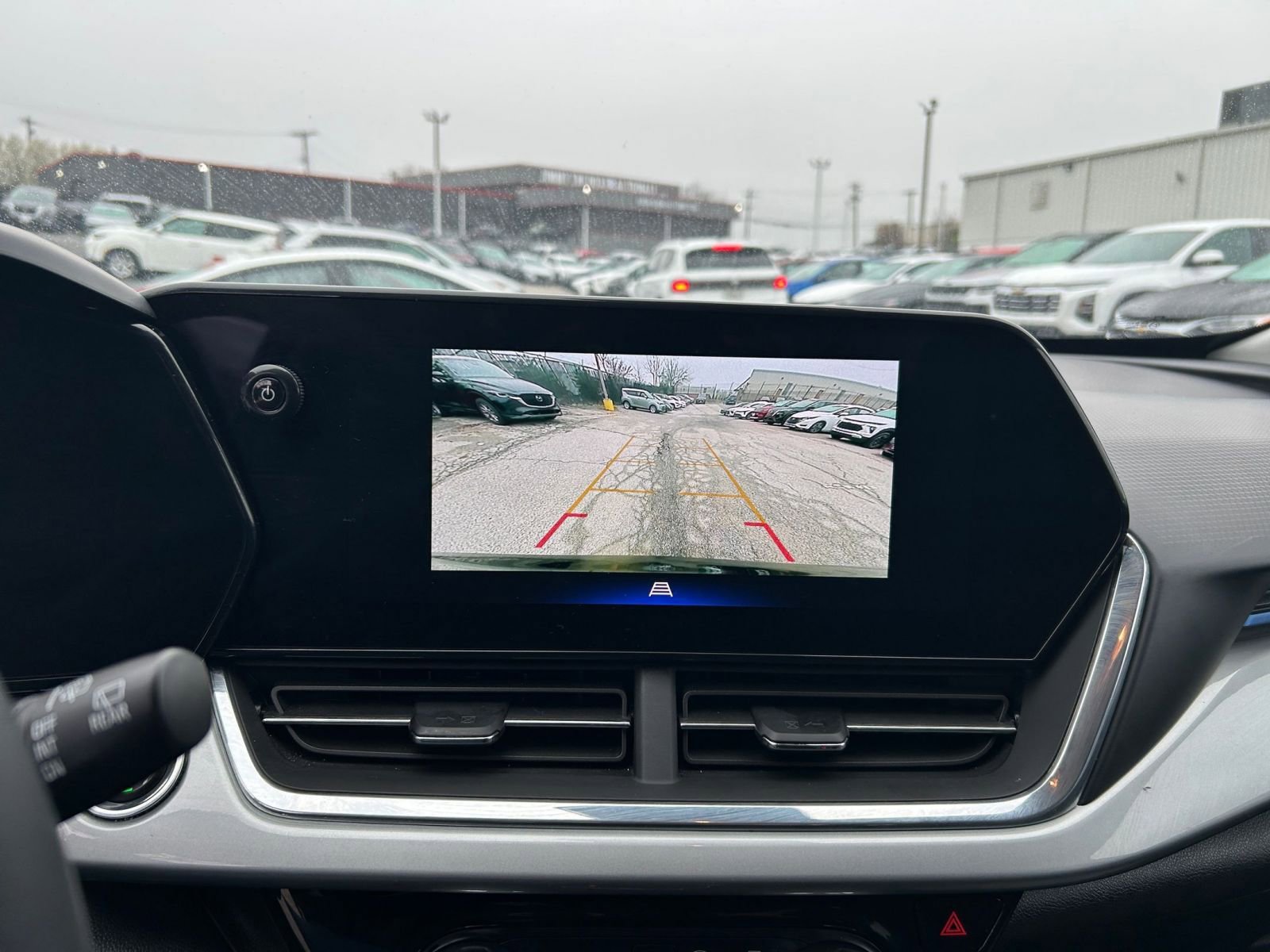 Used 2025 Chevrolet Trax LT w/ LT Convenience Package image 20