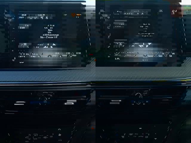 New 2025 Nissan Kicks SR image 10