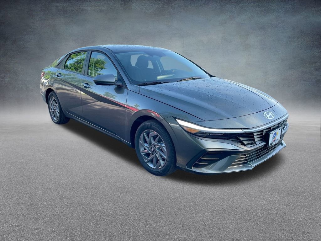 Used 2025 Hyundai Elantra Blue image 34