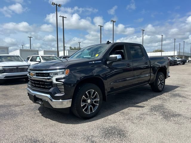 Used 2022 Chevrolet Silverado 1500 LT AWD/4WD image 7